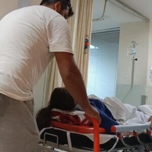 balkondan dusen genc kiz agir yaralandi P11Re6fc