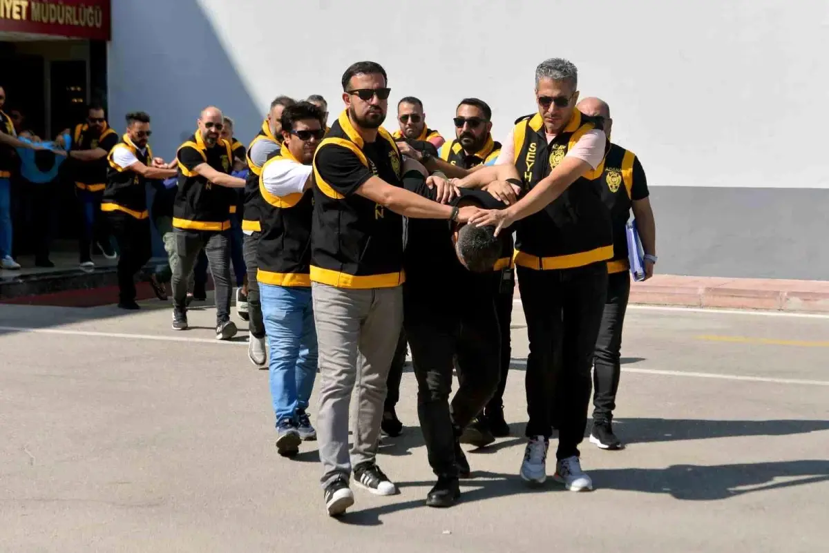 adanada harac ve silahli saldiri girisimi bT9wNwG2