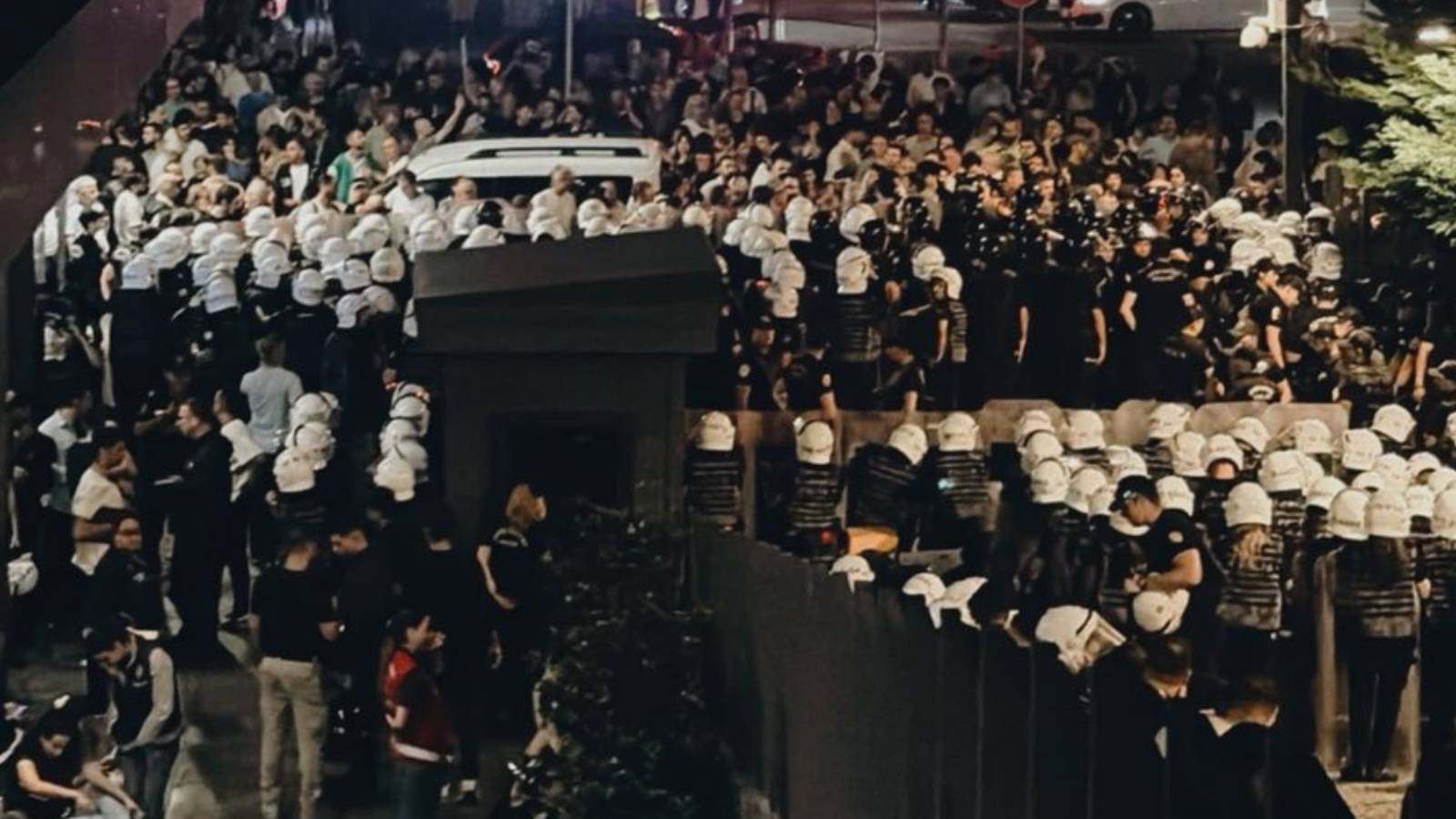 ali mahir basarir turkiye bu geceyi hic unutmayacak akp 12 eylulden daha kara bir tablo olusturma gayretinde Nt8YVhsb