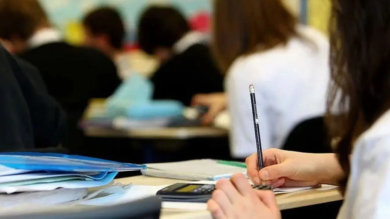 chpli ozcagdas okullara kadrolu okul sagligi hemsiresi gorevlendirilmesi icin tbmmye kanun teklifi verdi sgRMNetT