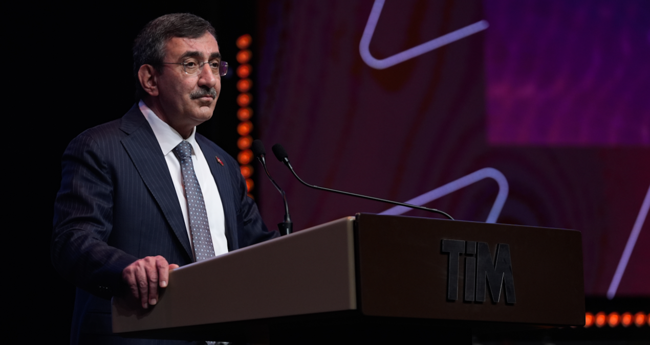 cumhurbaskani yardimcisi cevdet yilmaz ekonomik soguk savasin icindeyiz turkiye kararlilikla yoluna devam ediyor gjLyqHw7