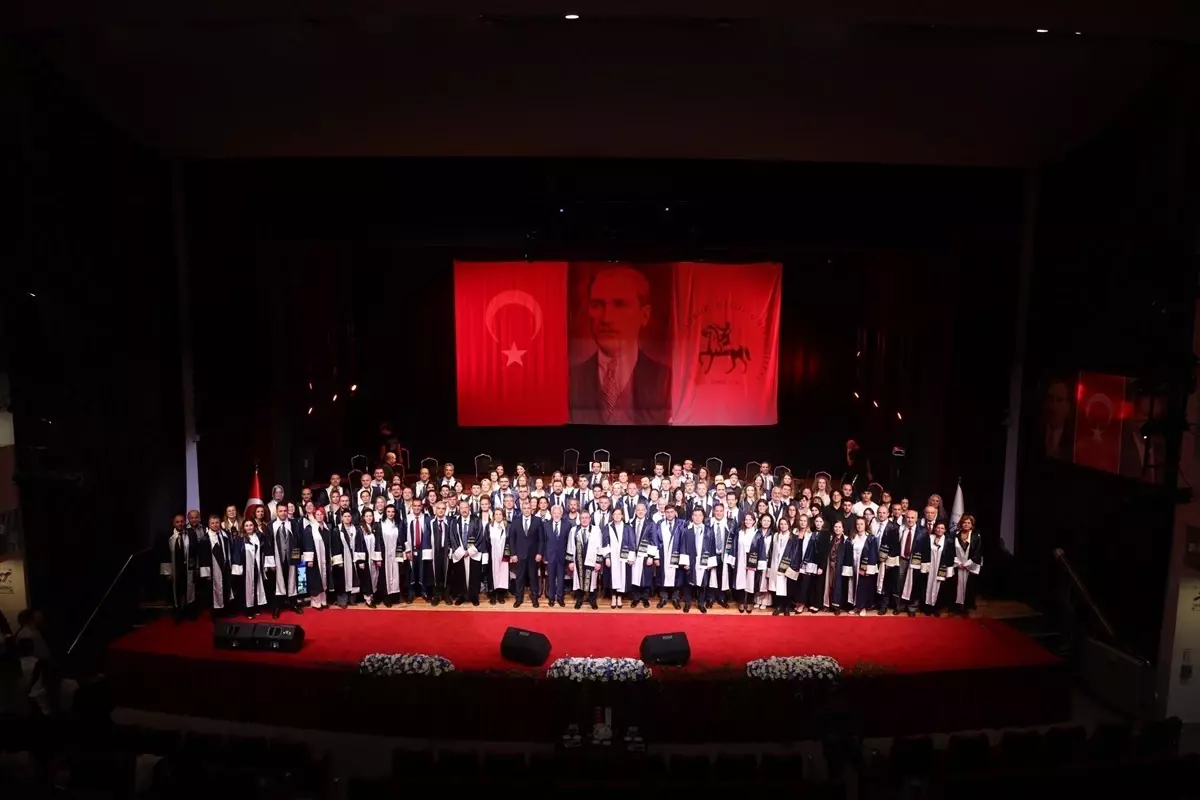 dokuz eylul universitesi 2025 2026 akademik yili acilis toreni gerceklesti Re6X42Ai.jpg