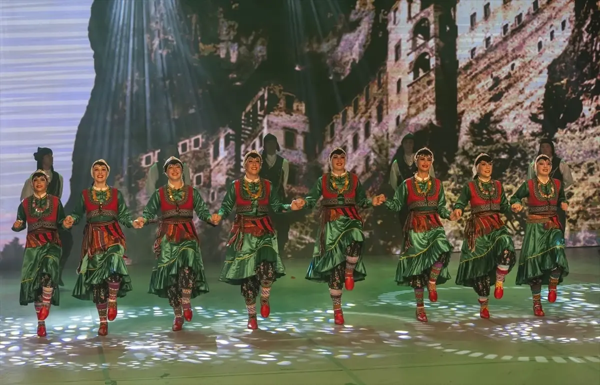 guzel sanatlar genel mudurlugu 90 yil etkinligi PvJR31A7.jpg