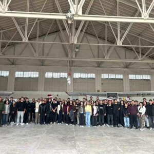 universite ogrencileri havacilik merkezini gezdi VDMFExND.jpg