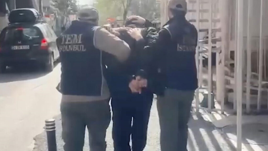 bylock-listesinin-zirvesindeydi-fetonun-firari-eski-emniyet-muduru-yakalandi-nNU2gyCW