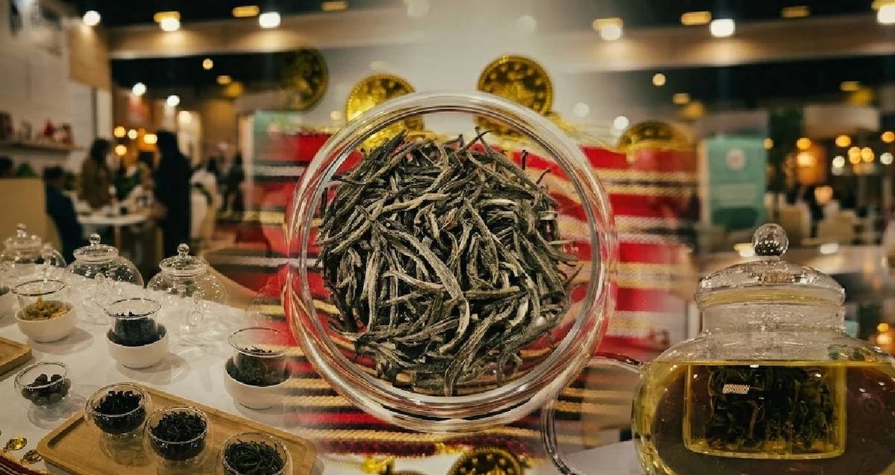 Beyaz Çayın Altın Değeri: 1 Kilogramı 40 Bin Lira, Üreticilere Servet Kazandırıyor