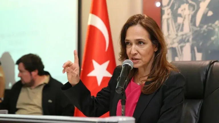 yildiz-unsal-kimdir-karsiyaka-belediye-baskani-yildiz-unsal-kac-yasinda-nereli-49BrarjY