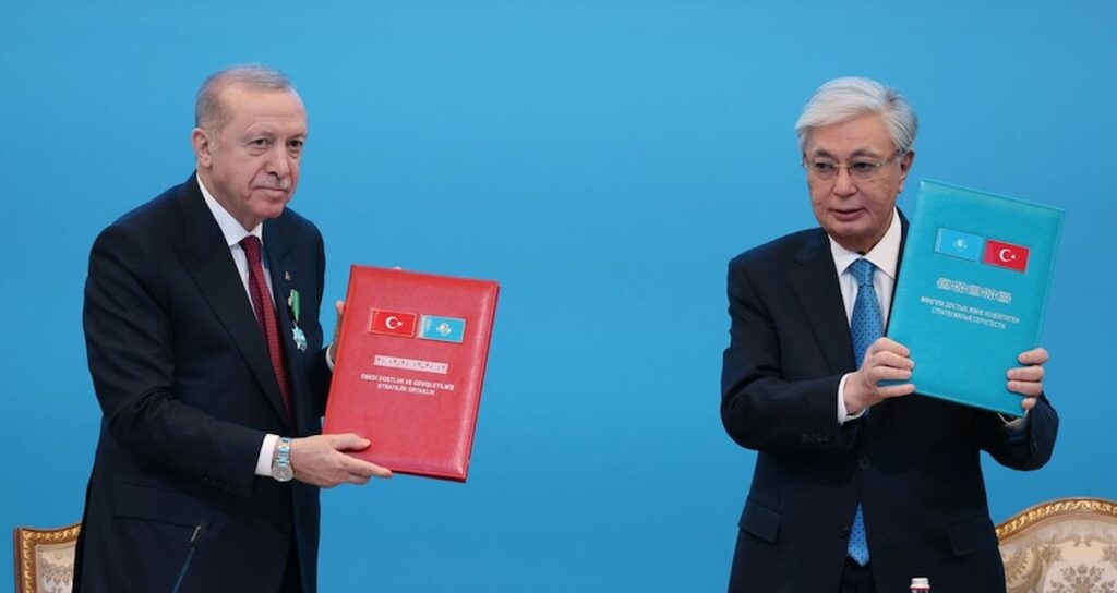 Türkiye ve Kazakistan Arasında 13 Yeni Anlaşma İmzalandı